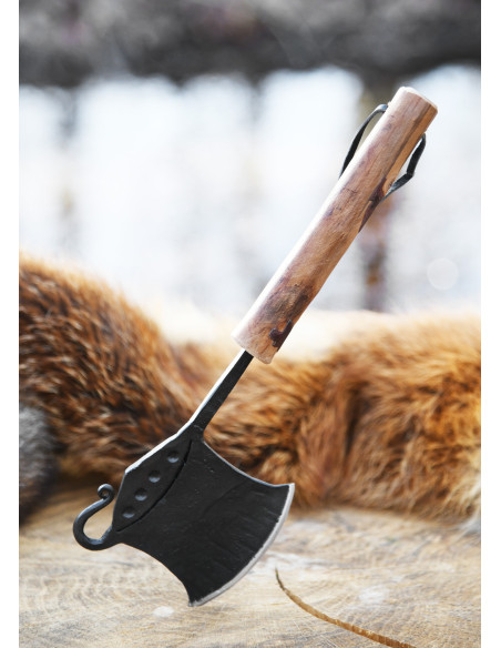 Geschmiedete Küchenaxt, Hacker mit...