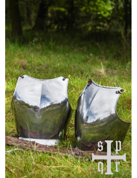 1500-tals stålkuras 1,6 mm. (Kommode...