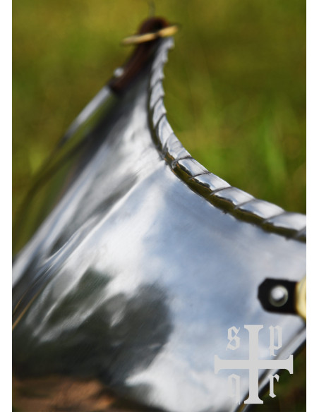 1500-tals stålkuras 1,6 mm. (Kommode...