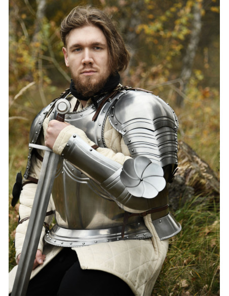 Par gotiske skulderpuder, 1,2 mm stål.