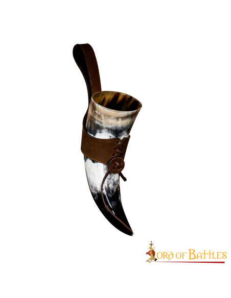 Viking drinkhoorn met lederen baldric
