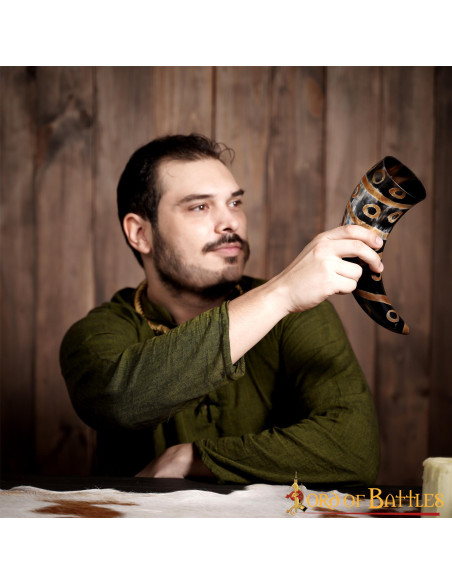 Verziertes Wikingerhorn, trinkfertig...