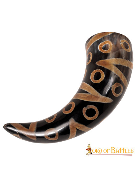 Dekoreret vikingehorn klar til drikke...