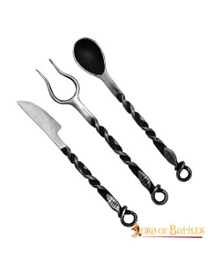Juego de cubiertos medievales, tenedor, cuchillo y cuchara