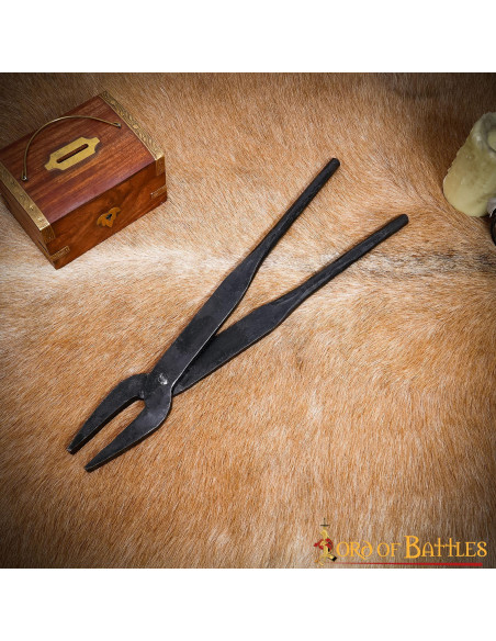 Pinzas de forjador medieval