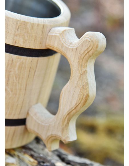 Jarra de cerveza medieval en madera...