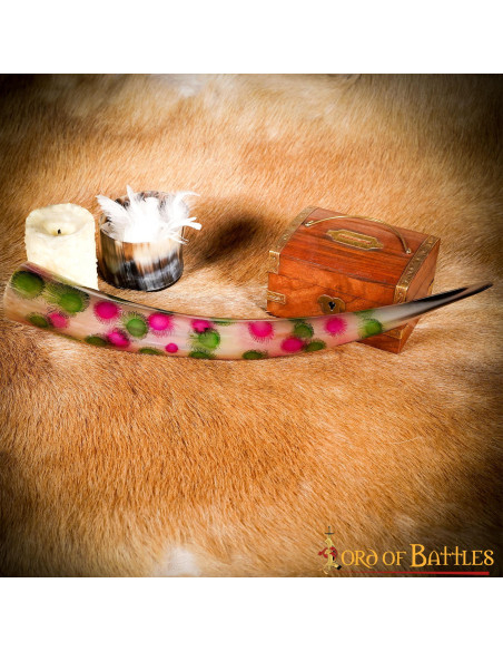 Drinkhoorn gedecoreerd met stippen...