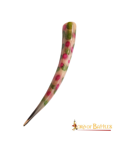 Drikkehorn dekoreret med prikker...