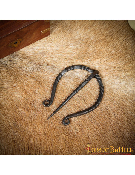 Fíbula-broche para capa en hierro...