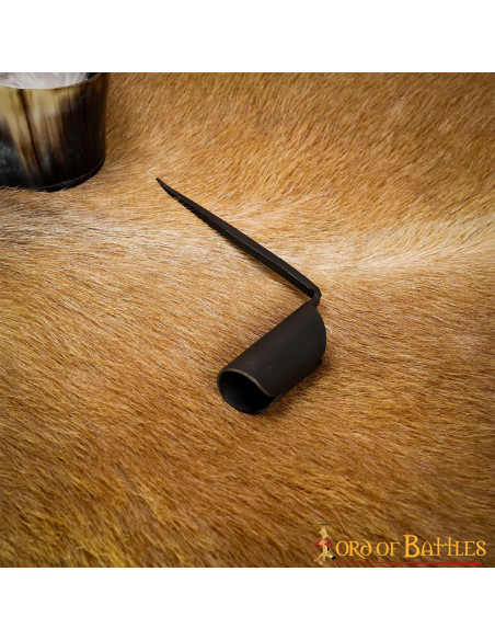 Middeleeuwse kandelaar van met de...