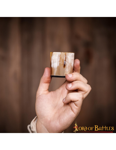 Sæt med 3 vikinge-shotglas med naturhorn