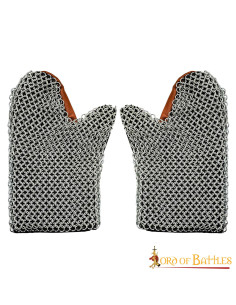 Mittelalterliche Handschuhe mit Kettenhemd