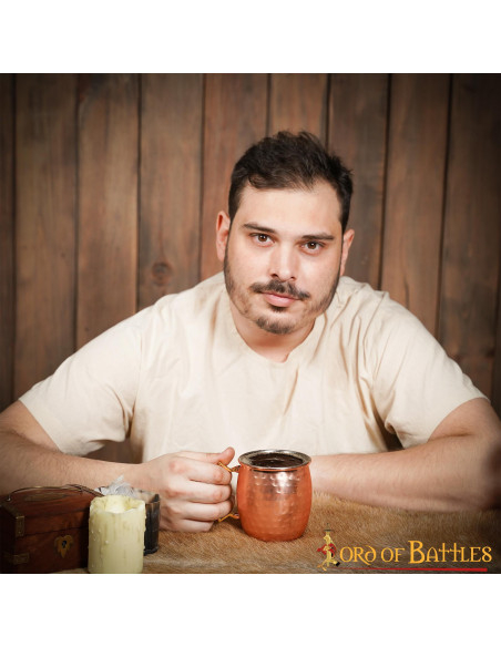 Taza medieval para beber de acero...