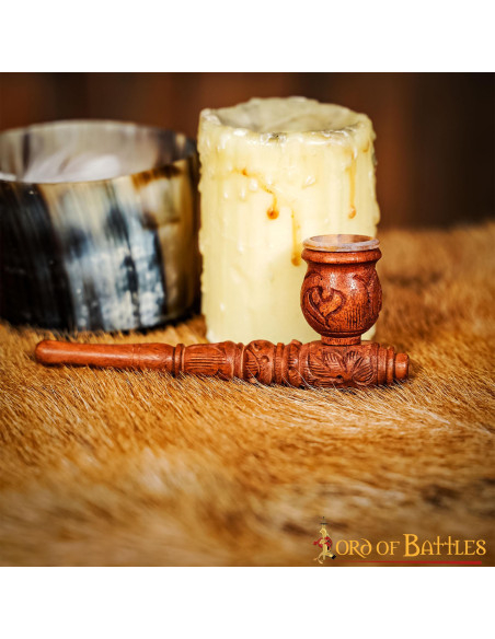 Strider rygepibe i træ