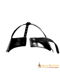 Eenvoudige middeleeuwse gorget, zwartgeblakerde afwerking 2
