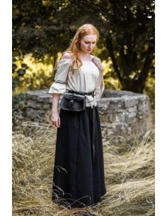 Blusa medieval crema con bordados 2
