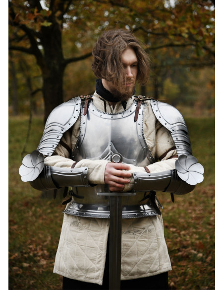 Paar middeleeuwse gotische bracers...