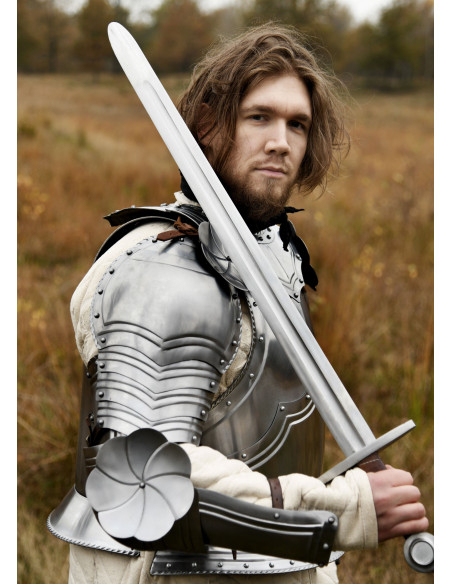 Paar middeleeuwse gotische bracers...