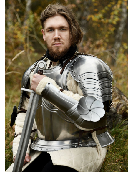 Paar middeleeuwse gotische bracers...