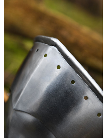 Gotisk middelalderkløft og hagesmæk...