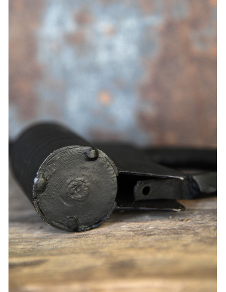 Candado medieval en hierro forjado...