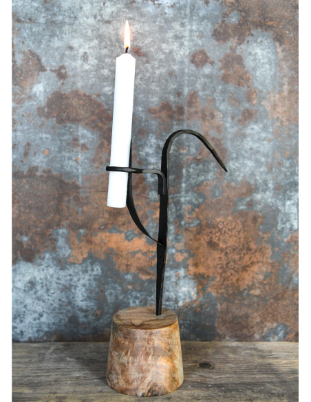 Candelabro medieval de mesa con base... Candelabro medieval de mesa con base...