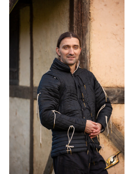 Gambesón caballeresco medieval en negro