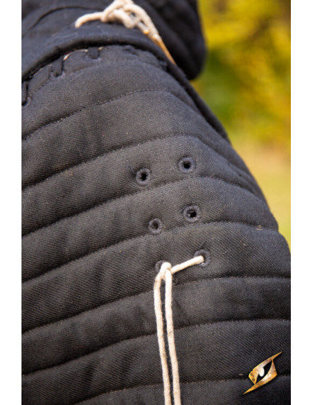 Middelalderlig riddergambeson i sort