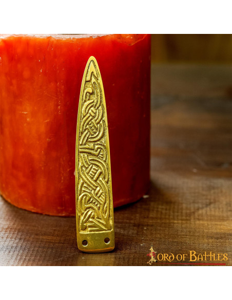 Punta cinturón medieval latón nudos...