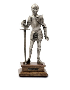 Miniatur mittelalterliche Kriegerrüstung mit Schwert, 23 cm.