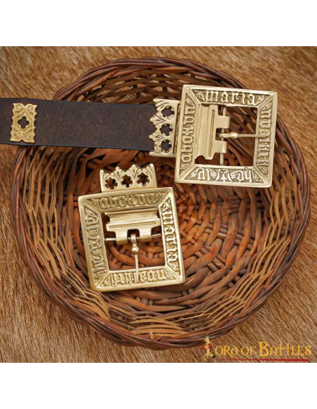 Massivt messingspænde fra det 15....