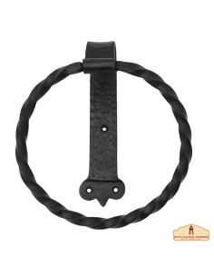 Rustikaler mittelalterlicher runder Handtuchhalter aus...