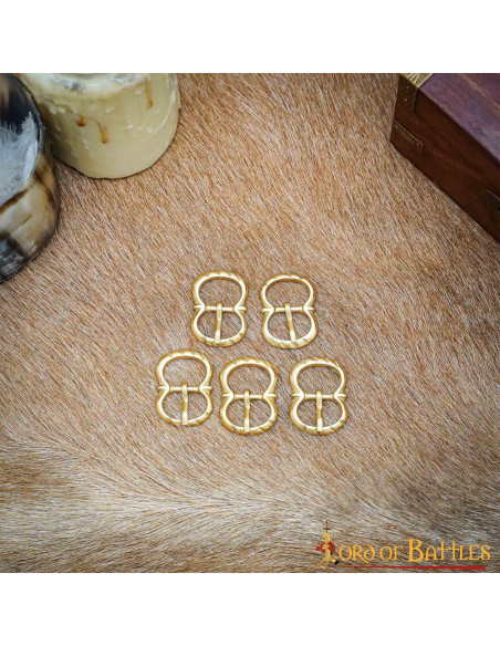 Set van 5 kleine middeleeuwse koperen...