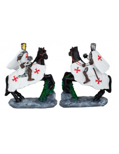 Tempeliersridder te paard met strijdknots (20 cm.)