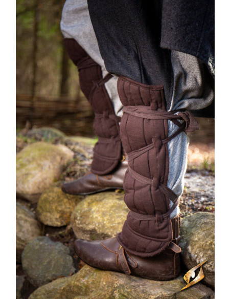 Middeleeuwse gewatteerde kanen, bruin