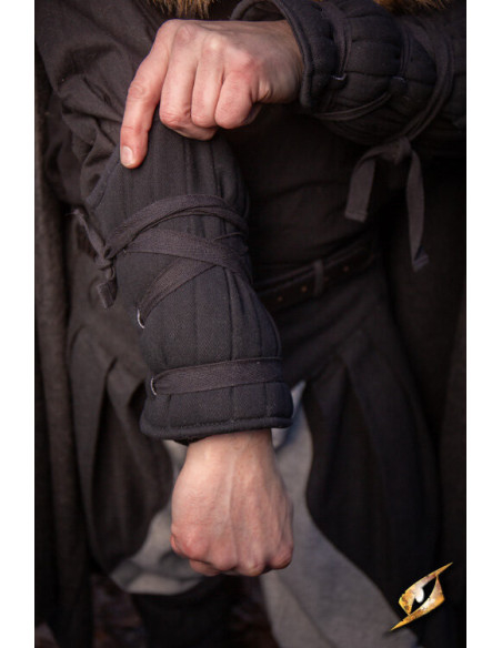 Middeleeuwse gewatteerde armbanden,...