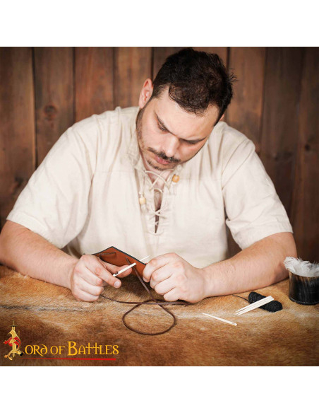 Nål til middelalderbroderi i ben (9 cm.)