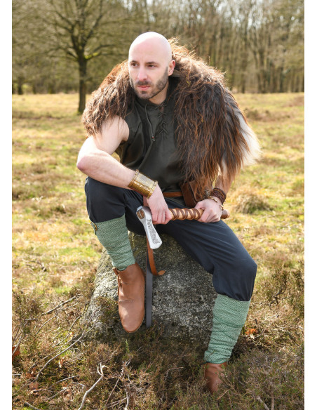 Mittelalterliches ärmelloses Hemd...