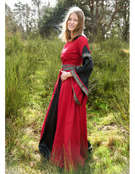 Mittelalterliches Kleid des edlen...