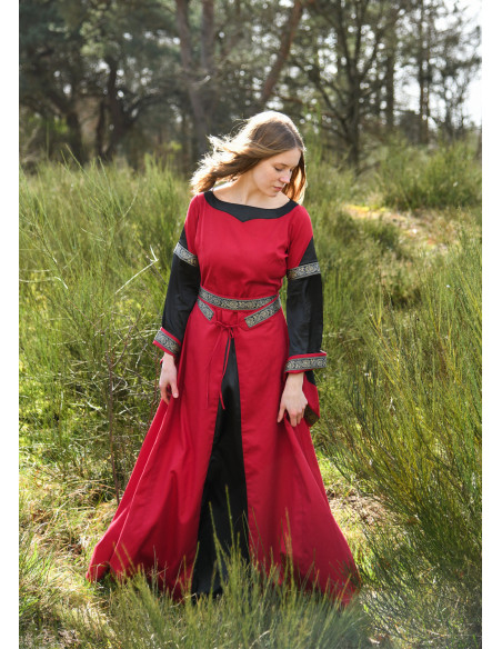 Mittelalterliches Kleid des edlen...