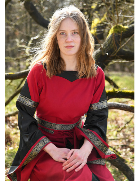 Mittelalterliches Kleid des edlen...