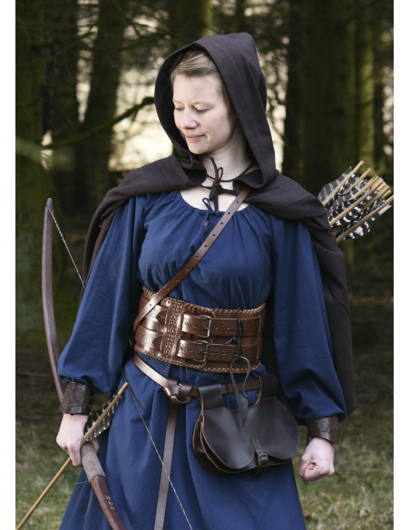 Capa medieval corta y abierta con...