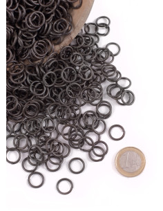 Gezwart stalen maliënringen (9 mm.)