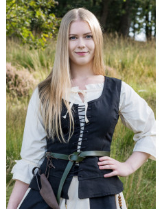 Tilda model middelalderlig overdel i sort