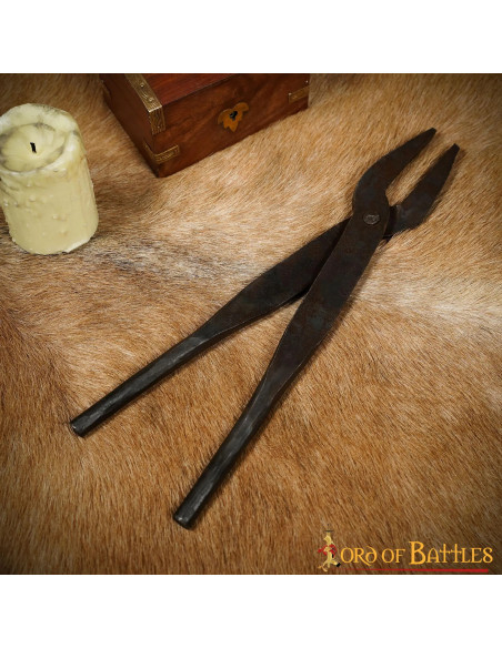 Mittelalterliche Schmiedeeisenzange Mittelalterliche Schmiedeeisenzange