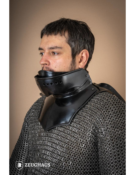 Gorget met Bevor in donker zacht staal