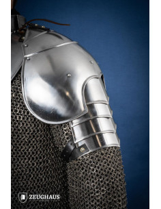 Paar Schulterpolster für mittelalterliche Ritter, polierter Stahl