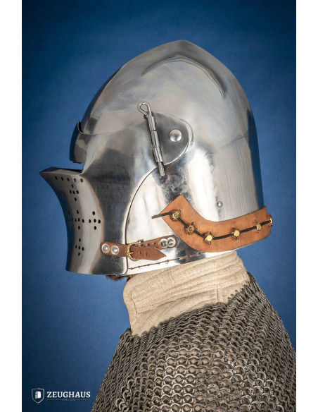 Bacinete medieval en acero con...