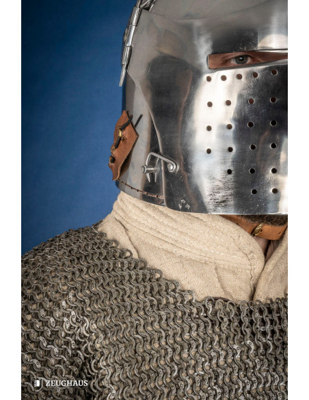 Bacinete medieval en acero con...