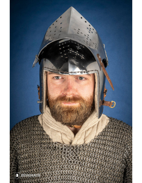 Bacinete medieval en acero con...